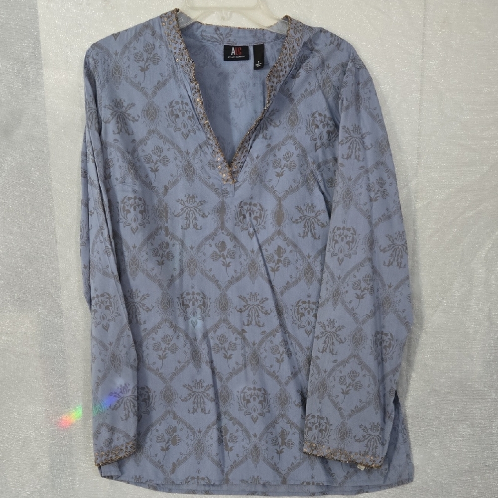 Blue Paisley Tunic Top with V-Neckline